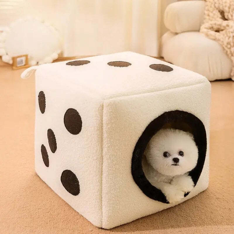 Warm Closed House Small Kennel