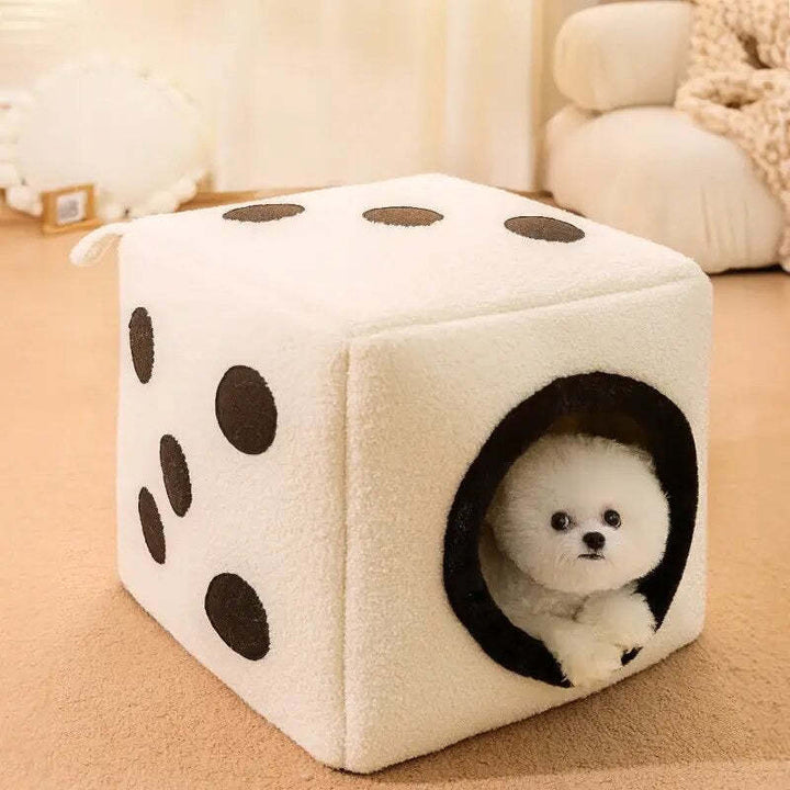 Warm Closed House Small Kennel
